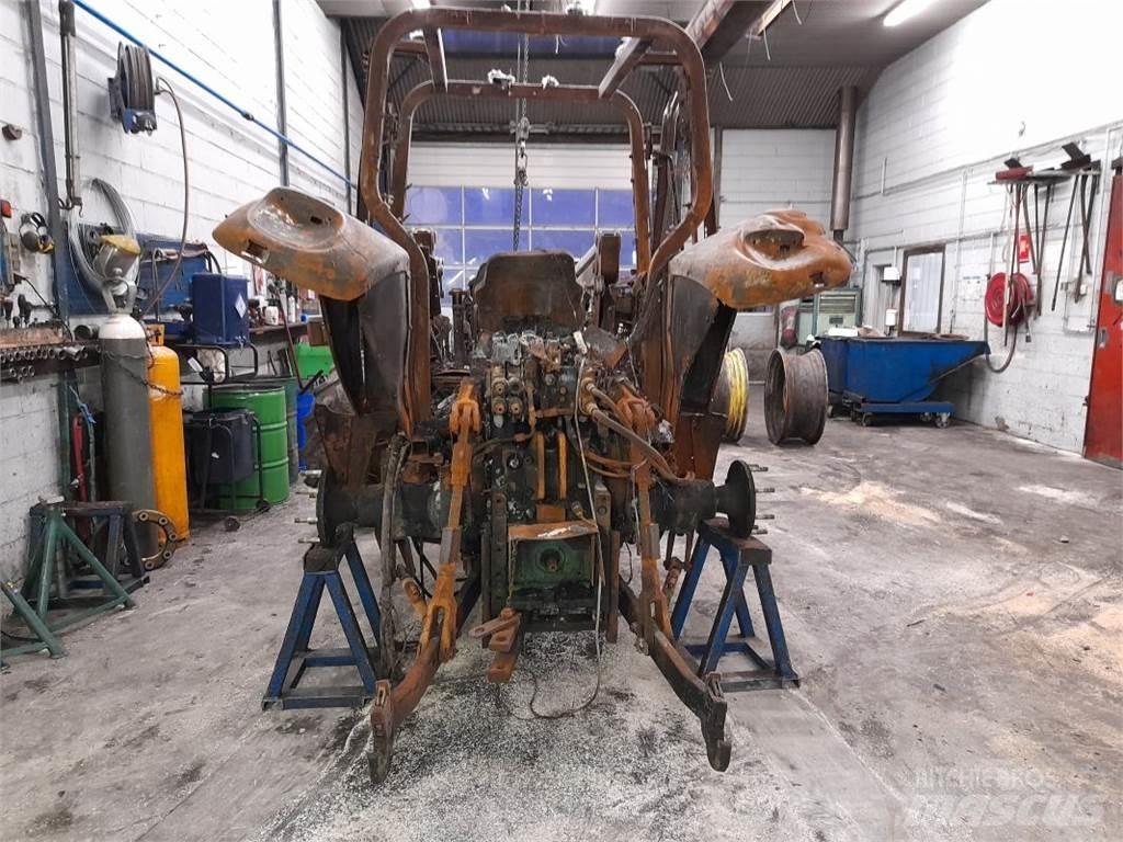 John Deere 6430 الجرارات