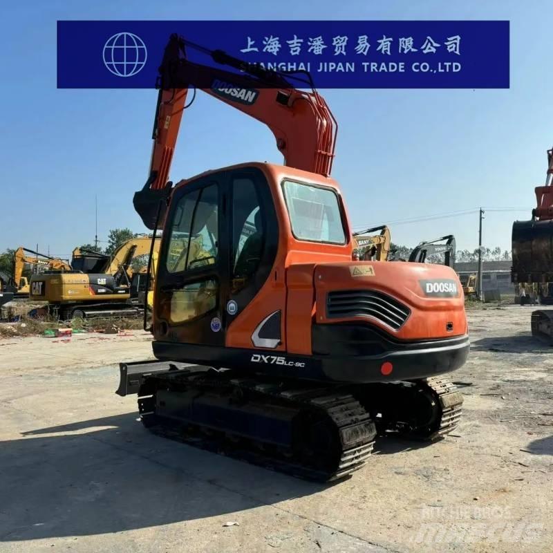 Doosan DX 75 حفارات وسط 7 طن - 12 طن