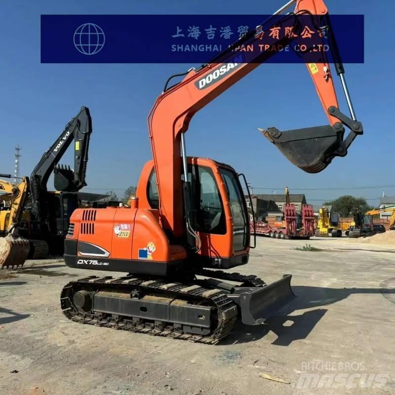 Doosan DX 75 حفارات وسط 7 طن - 12 طن