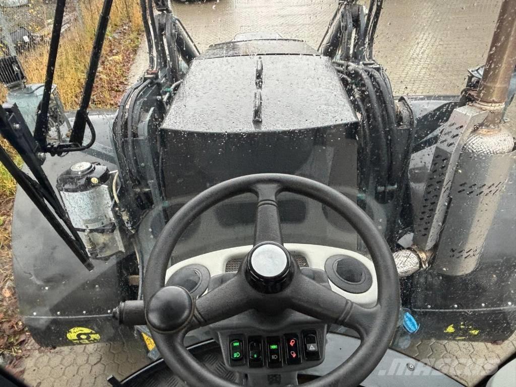 Lännen 8800 K لوادر ذات جرافات عكسية