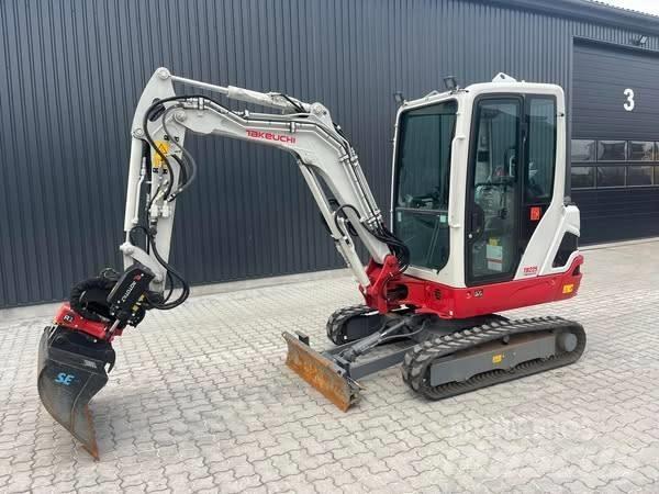 Takeuchi TB 225 حفارات صغيرة أقل من 7 طن (حفارات صغيرة)