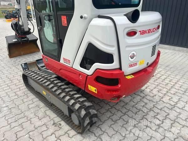 Takeuchi TB 225 حفارات صغيرة أقل من 7 طن (حفارات صغيرة)