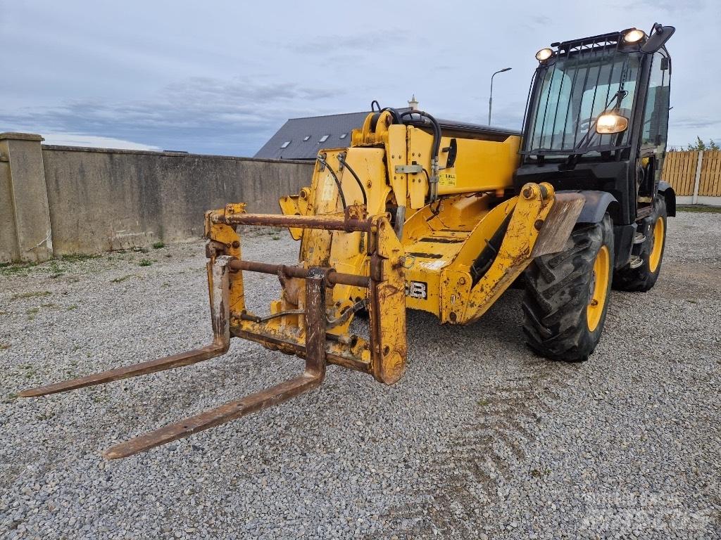 JCB 535-140 مناولات متداخلة