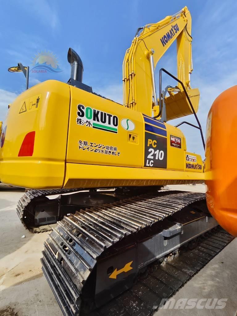 Komatsu PC 210-8 حفارات زحافة