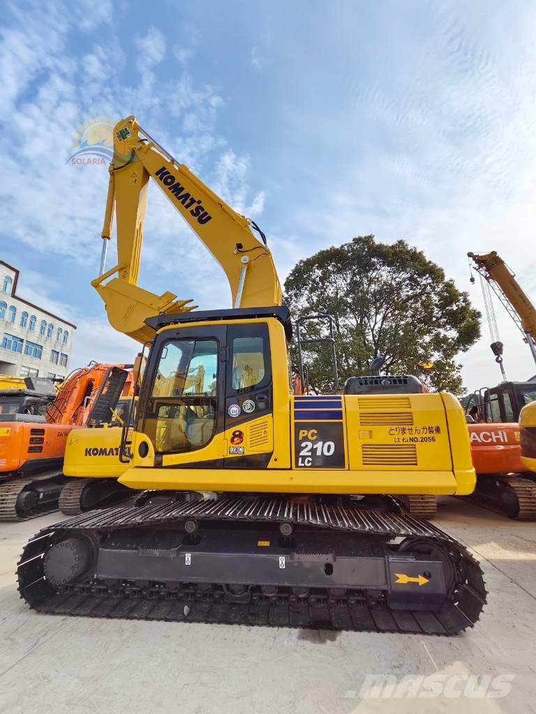 Komatsu PC 210-8 حفارات زحافة