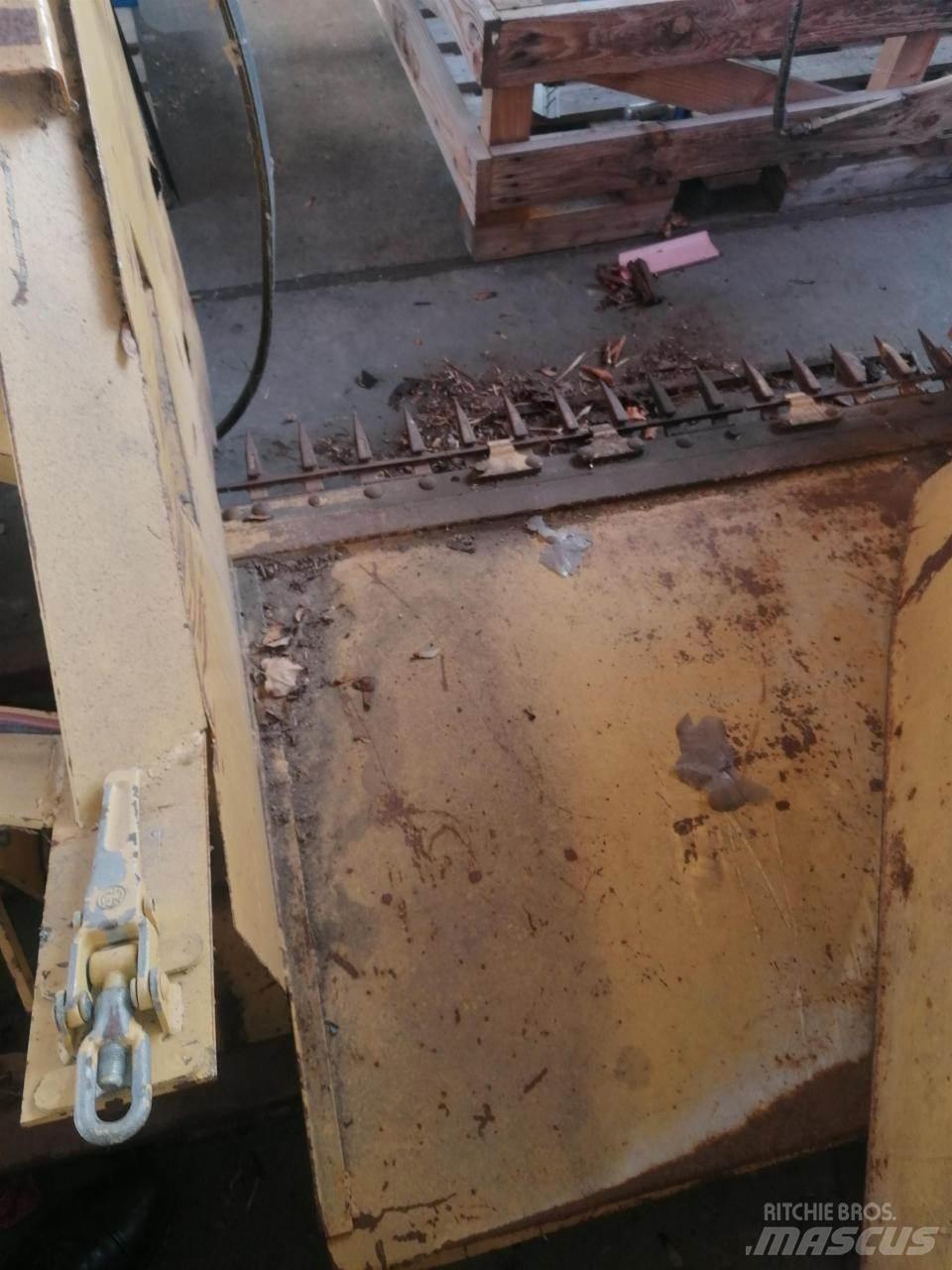 Gruber RSW 6,10 m ملحقات الحصادات