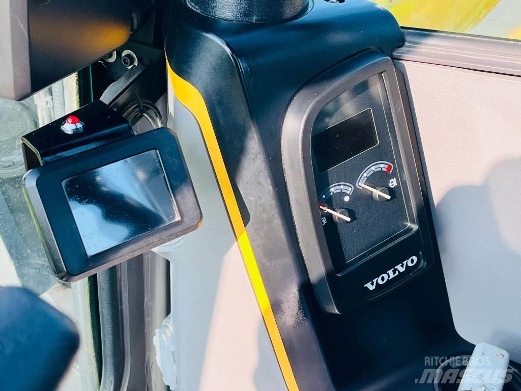 Volvo ECR 88 D حفارات زحافة