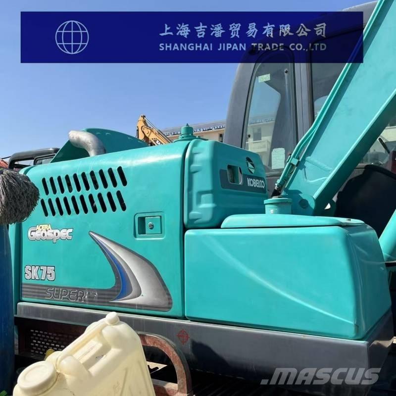 Kobelco SK 75 حفارات وسط 7 طن - 12 طن