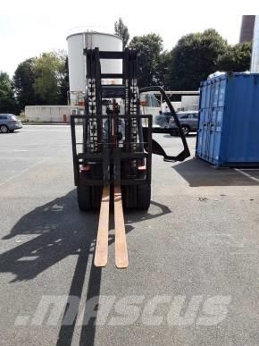 Manitou MI 30 D شاحنات الديزل