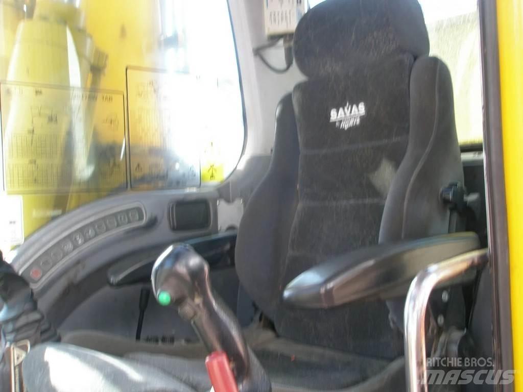 JCB JS175W حفارات بعجل