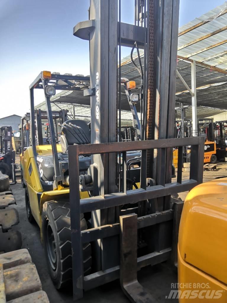Komatsu 5 Ton شاحنات الديزل