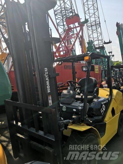 Komatsu 5 Ton شاحنات الديزل