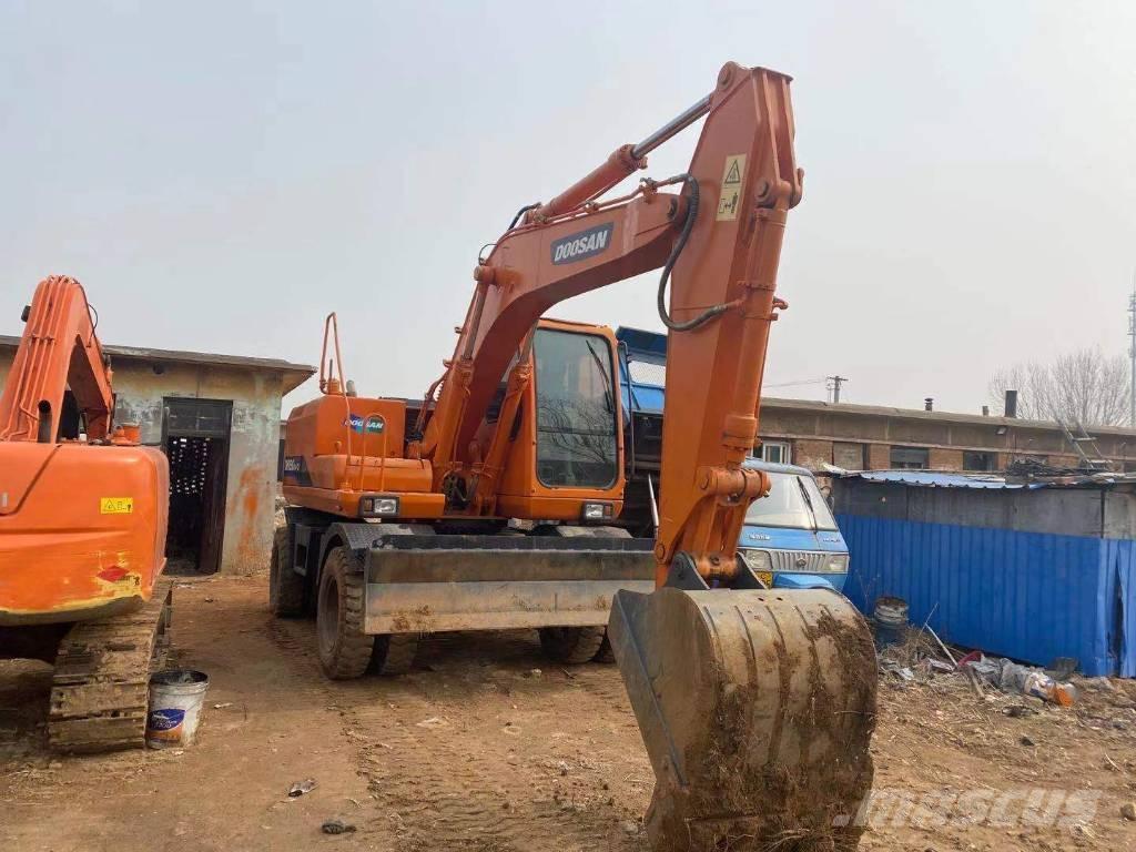 Doosan DH150W حفارات بعجل