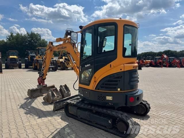 Hyundai R25Z-9 AK حفارات صغيرة أقل من 7 طن (حفارات صغيرة)
