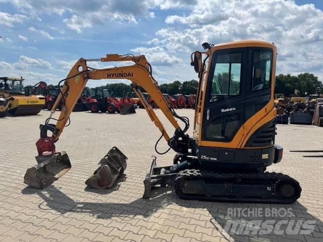 Hyundai R25Z-9 AK حفارات صغيرة أقل من 7 طن (حفارات صغيرة)