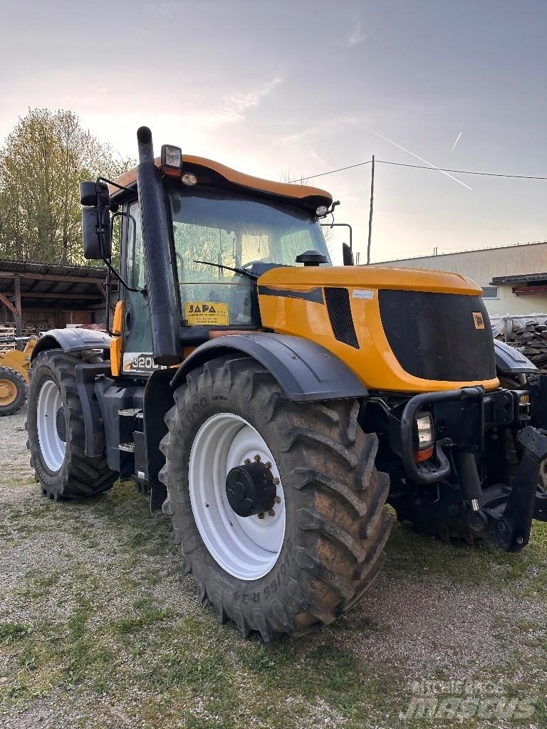 JCB Fastrac 3200 الجرارات