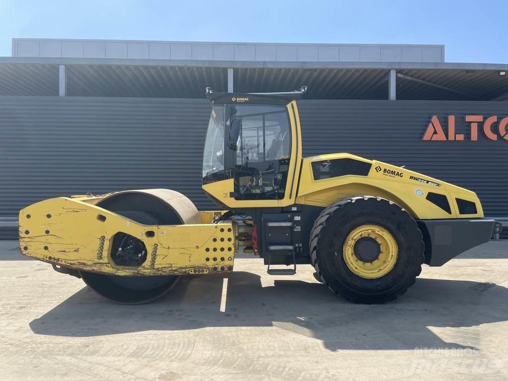 Bomag BW 226 BVC-5 مداحل أحادية الأسطوانة