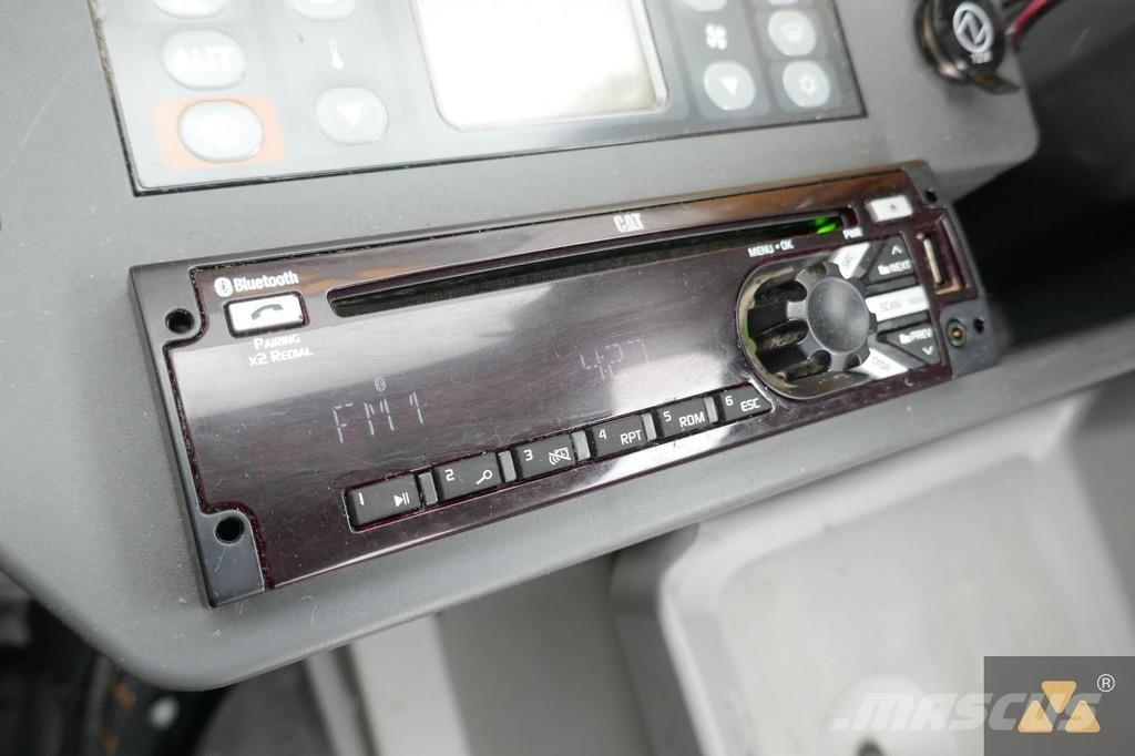 CAT 325F LCR حفارات زحافة