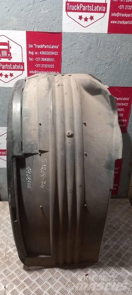 Scania 94 D.   1408466 كابينة والداخلية