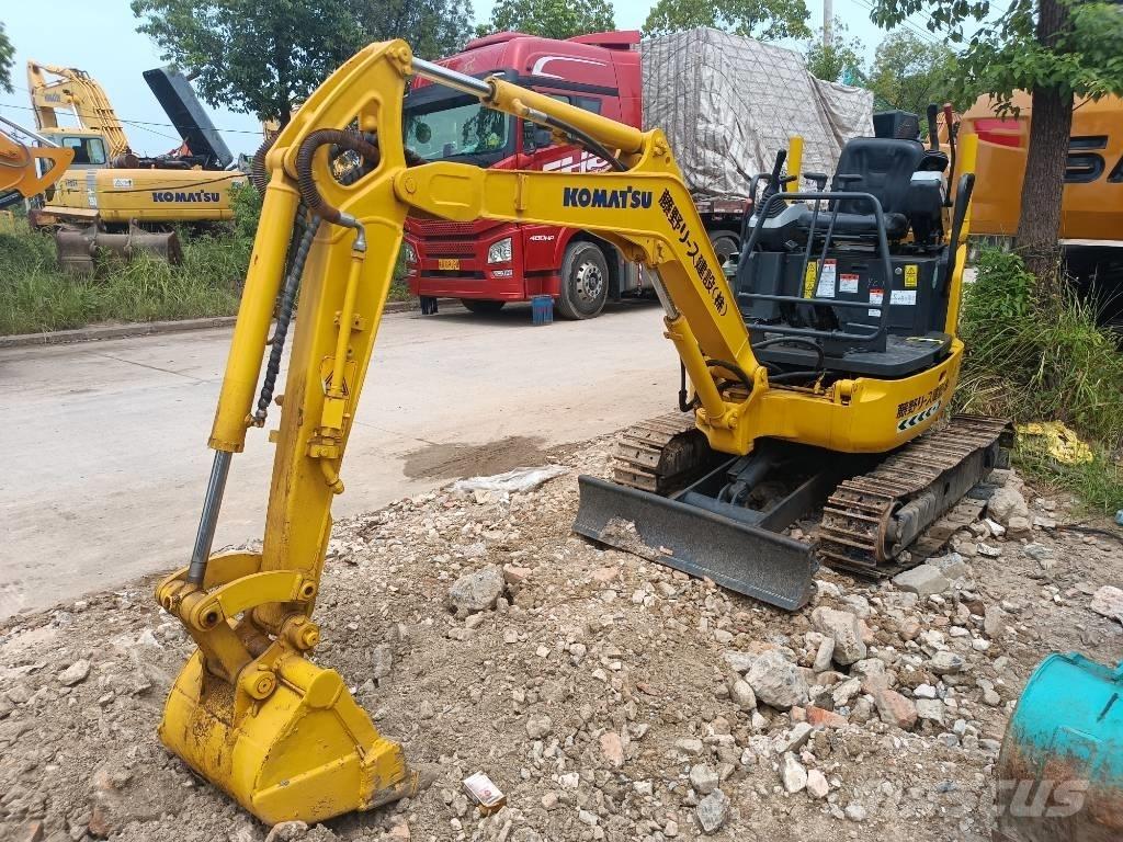 Komatsu PC 18 حفارات زحافة