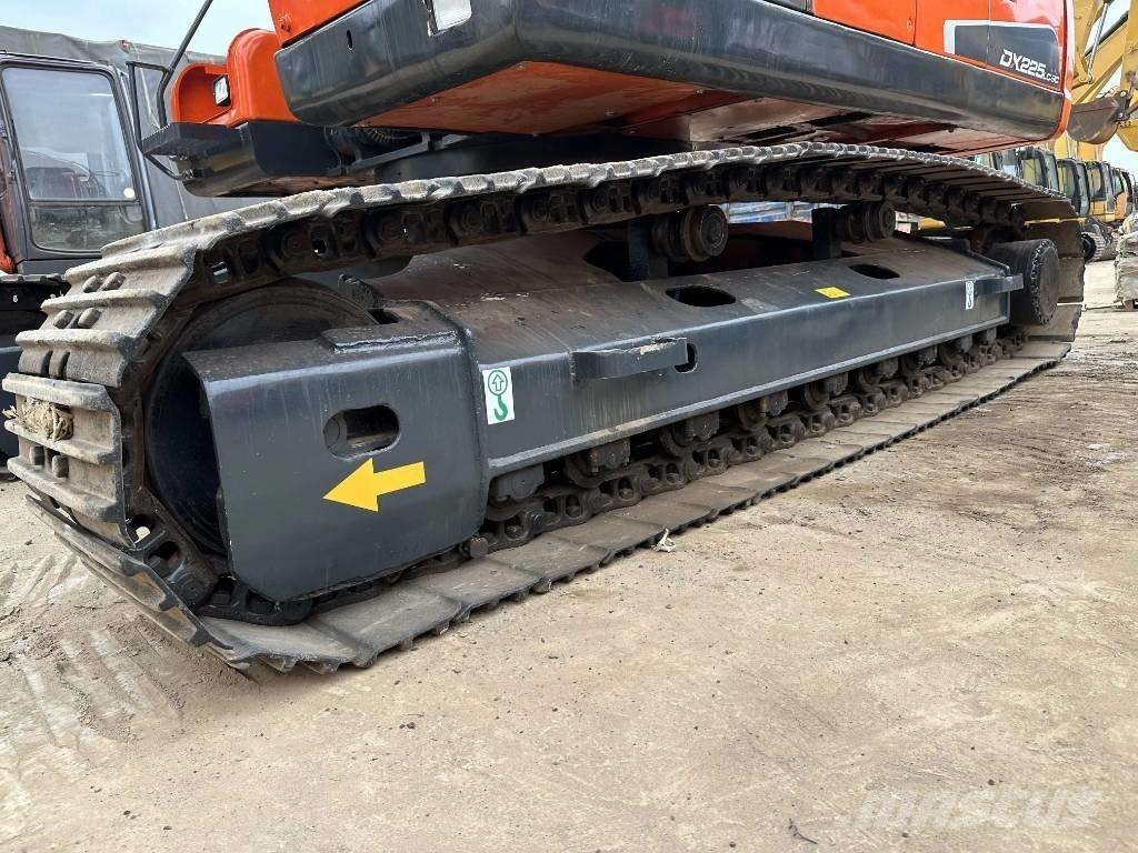 Doosan DX225LC-9C حفارات زحافة