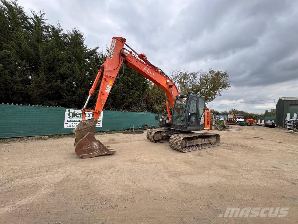 Hitachi ZX 135 US-6 حفارات زحافة