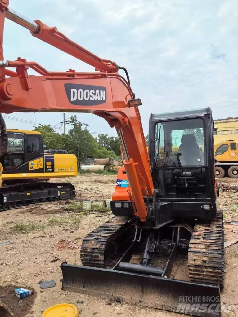 Doosan DX 60 حفارات زحافة