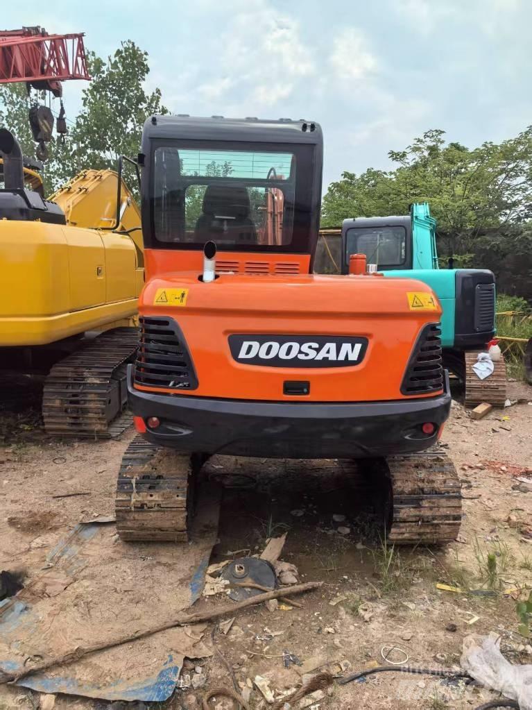 Doosan DX 60 حفارات زحافة