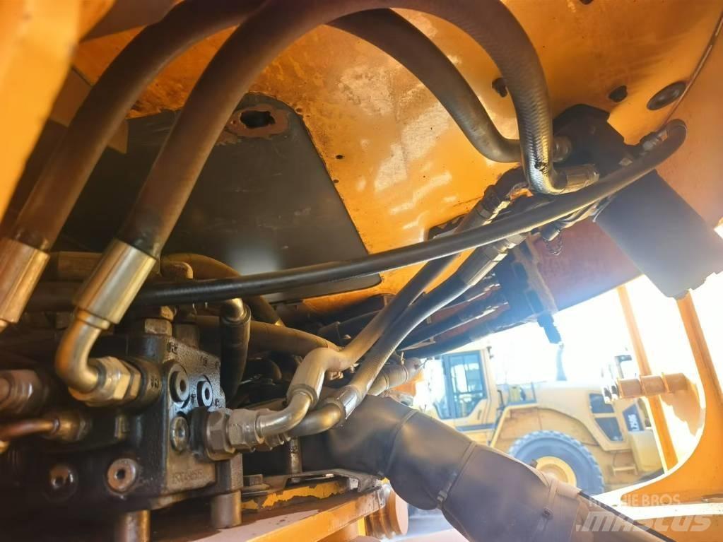 Volvo L 180 F لوادر بعجل
