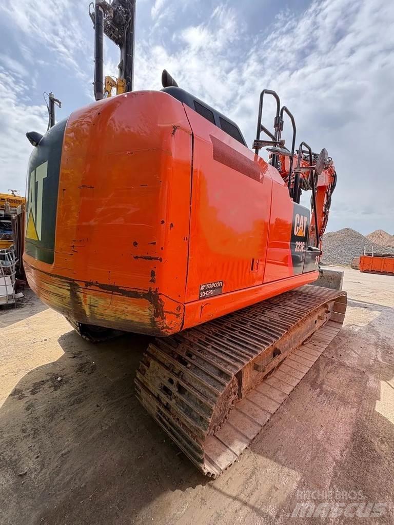 CAT 323E حفارات زحافة