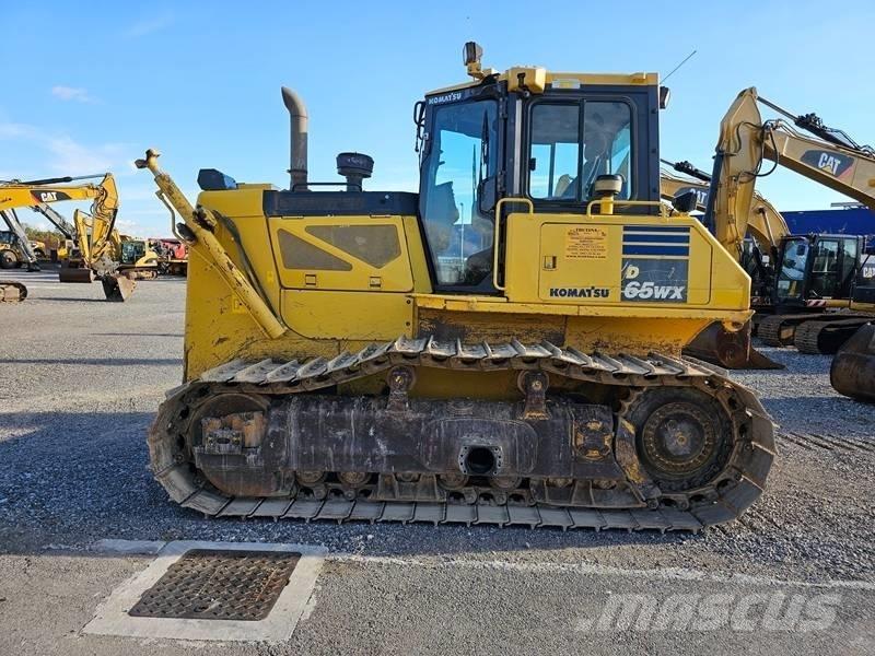 Komatsu D 65 WX-17 بلدوزرات مجنزرة