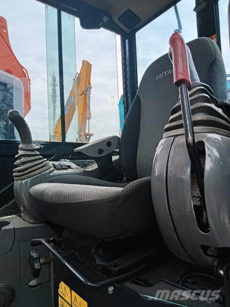 Hitachi ZX 55 حفارات زحافة