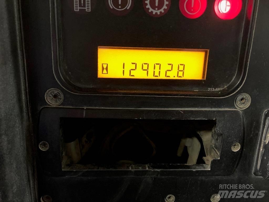 CAT D 5 N XL بلدوزرات مجنزرة