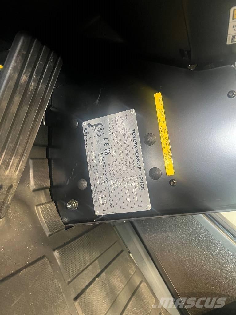 Toyota 8 FD 80 F شاحنات الديزل