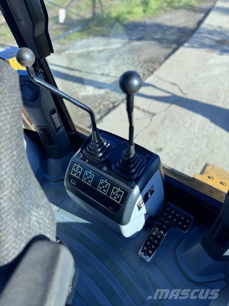 CAT 428 F لوادر ذات جرافات عكسية