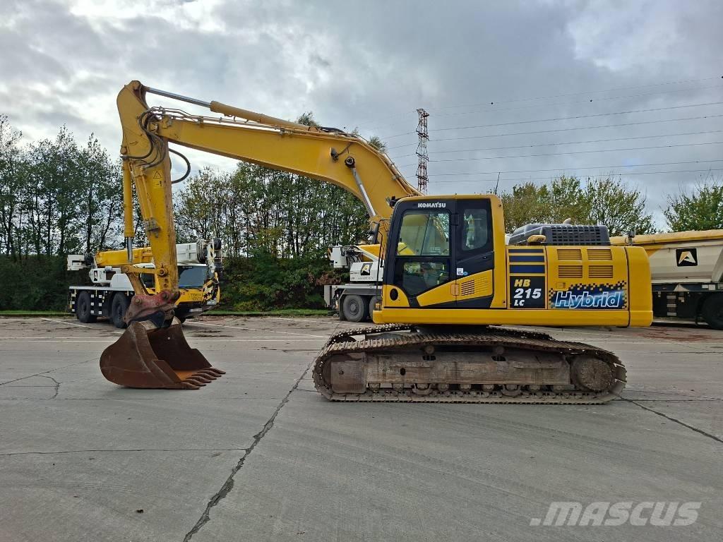 Komatsu HB 215 LC-3 حفارات زحافة
