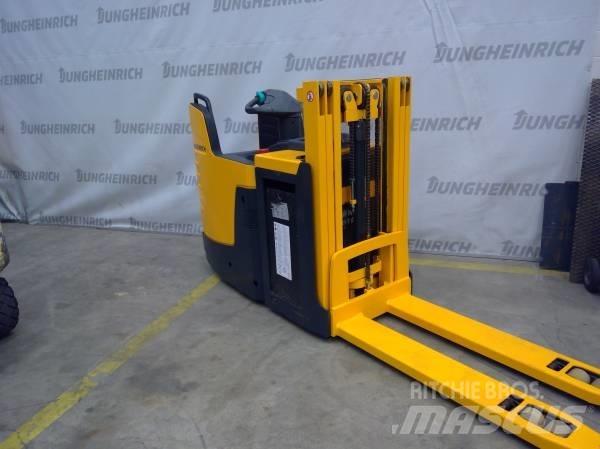 Jungheinrich ERD 220 شاحنات مناولة ذاتية الدفع