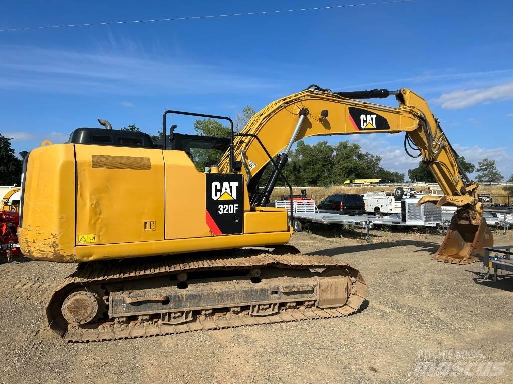 CAT 320 FL حفارات زحافة