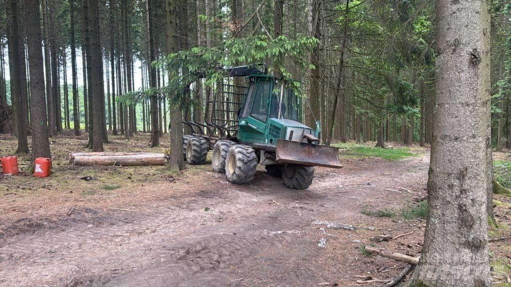 Timberjack 810 B شاحنات