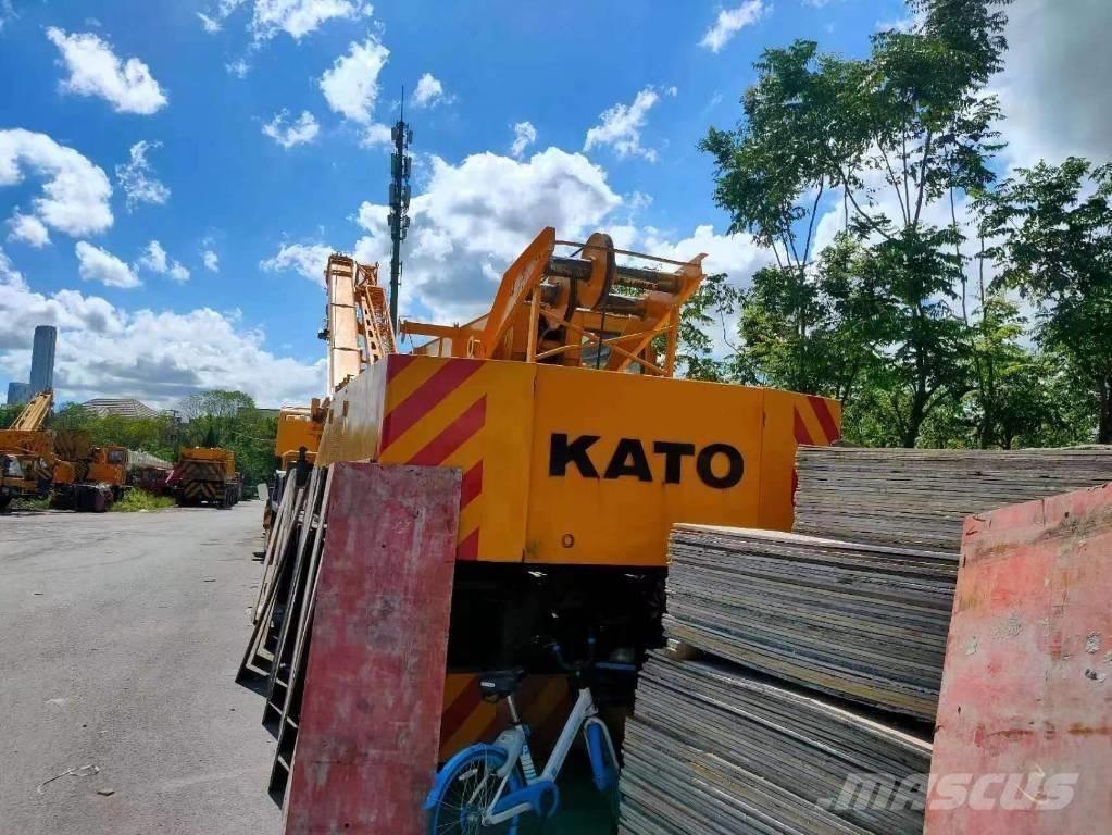 Kato NK 400 E رافعات صالحة لكل أنواع الطرق