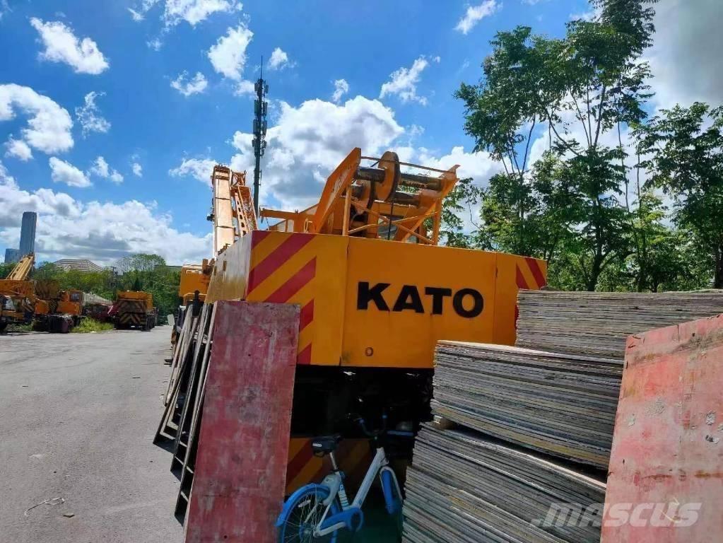 Kato NK 400 E رافعات صالحة لكل أنواع الطرق