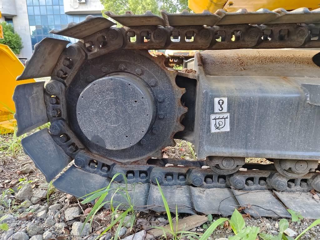 Komatsu PC 130-7 حفارات زحافة