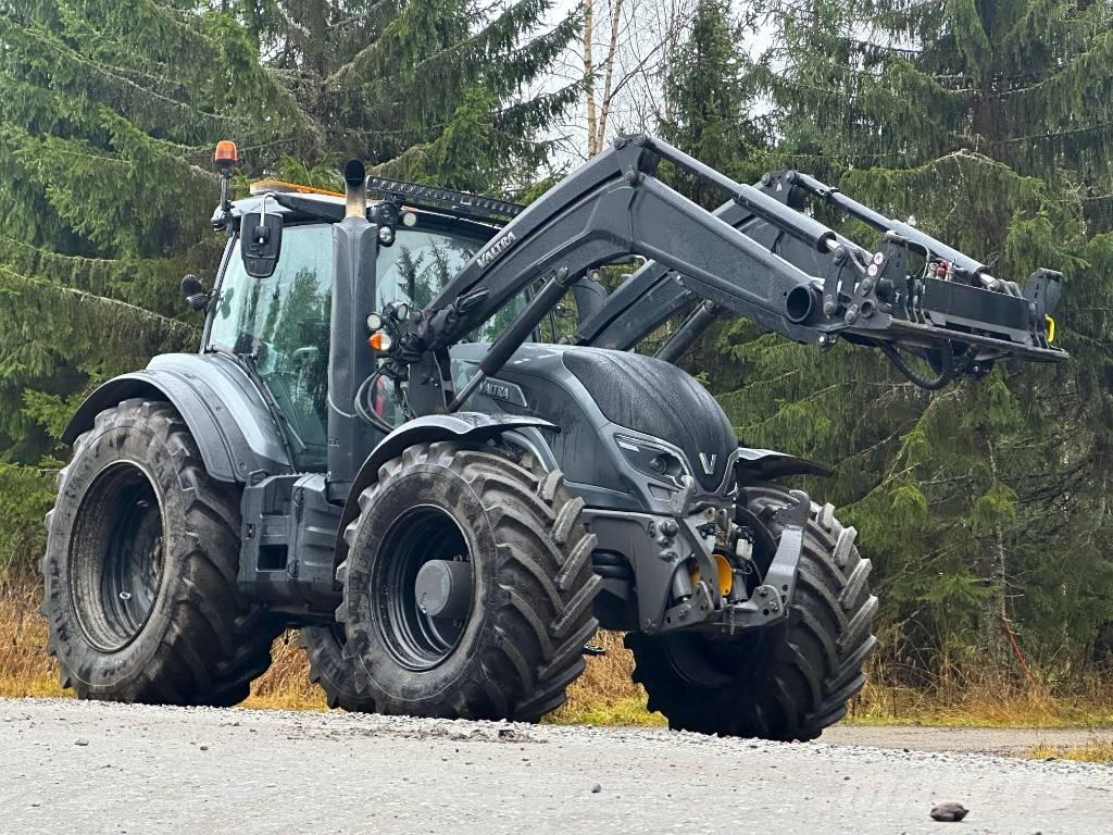 Valtra T 234 V الجرارات