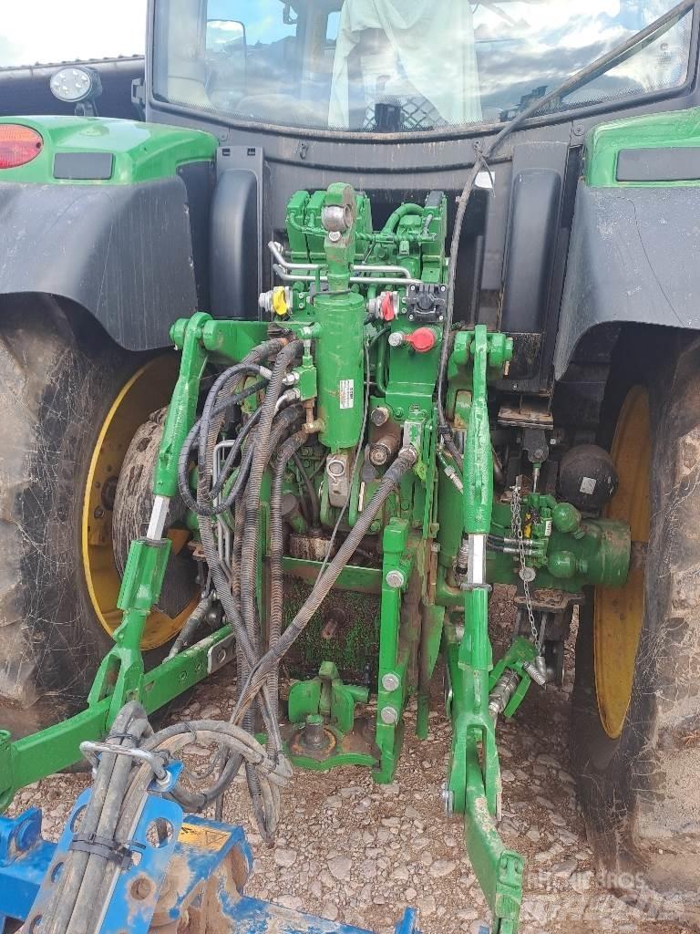 John Deere 6155R الجرارات