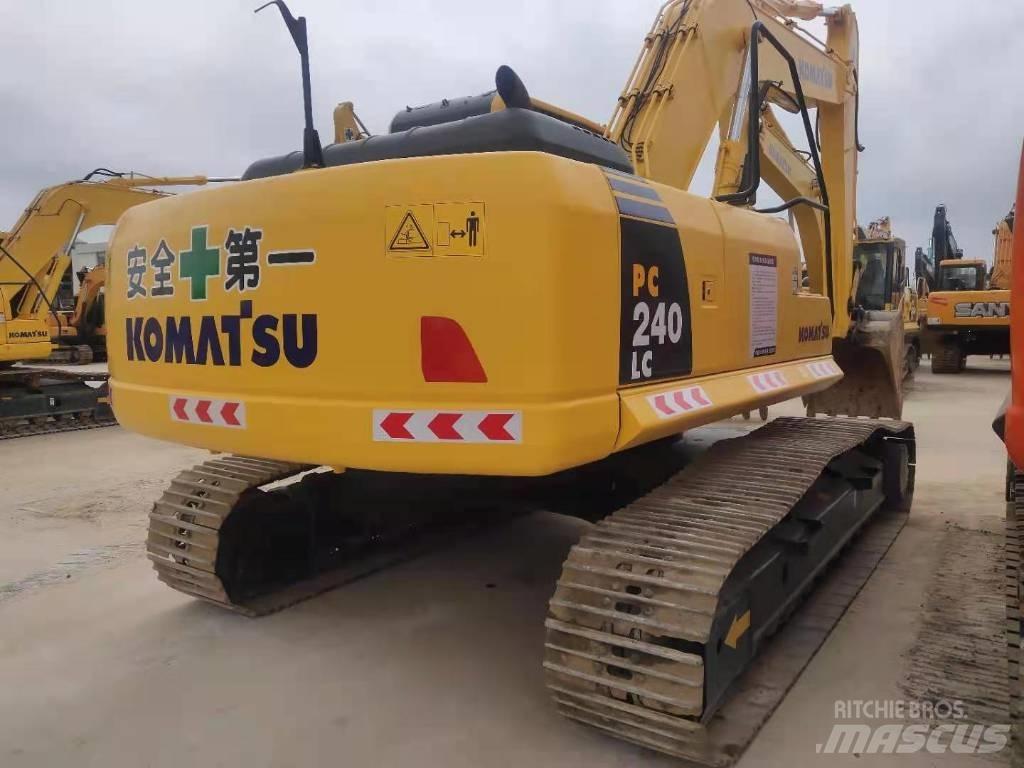 Komatsu PC 240 حفارات زحافة