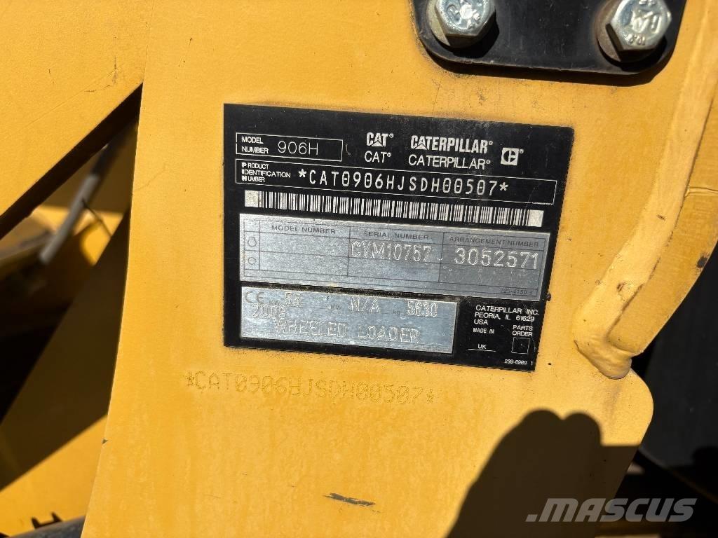 CAT 906 H لوادر بعجل