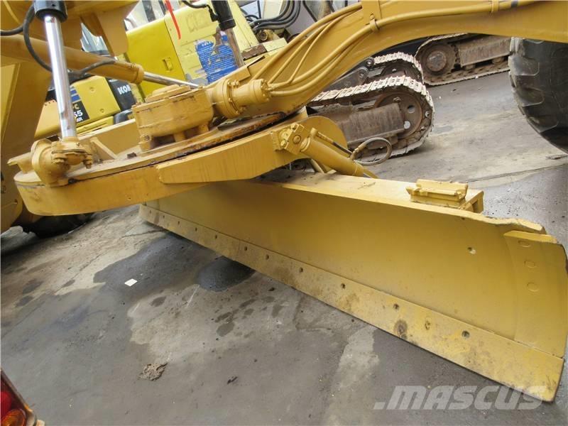 CAT 144 K معدات تمهيد الطرق