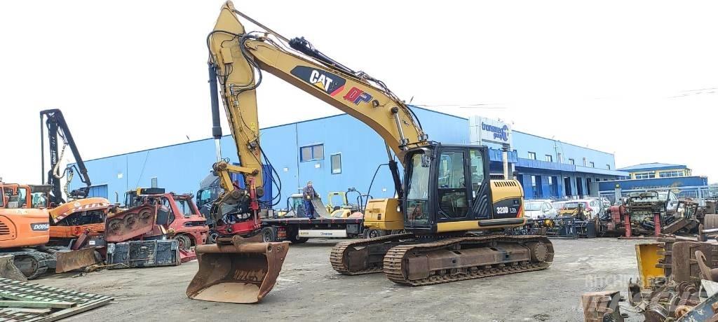 CAT 320 D حفارات زحافة