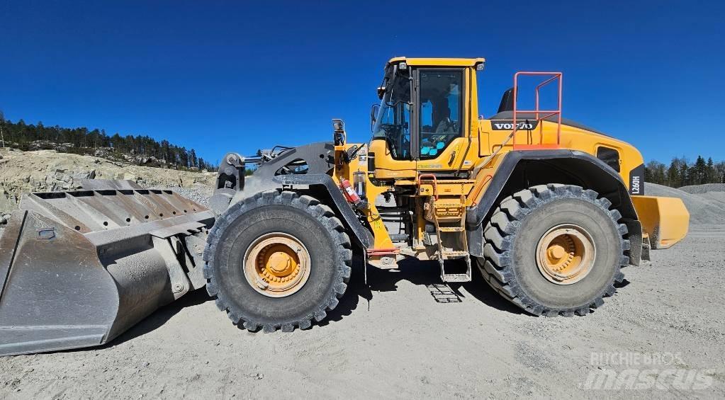 Volvo L 260 H لوادر بعجل