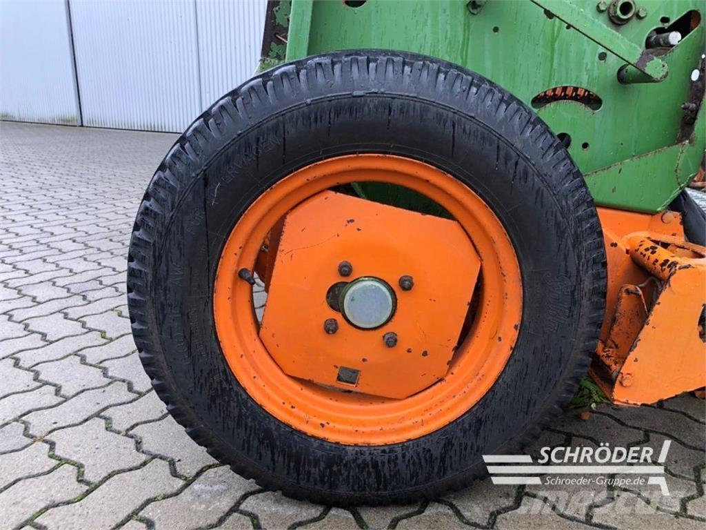 Amazone D 8-30 E مثاقيب مدمجة